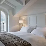 Lario 4*